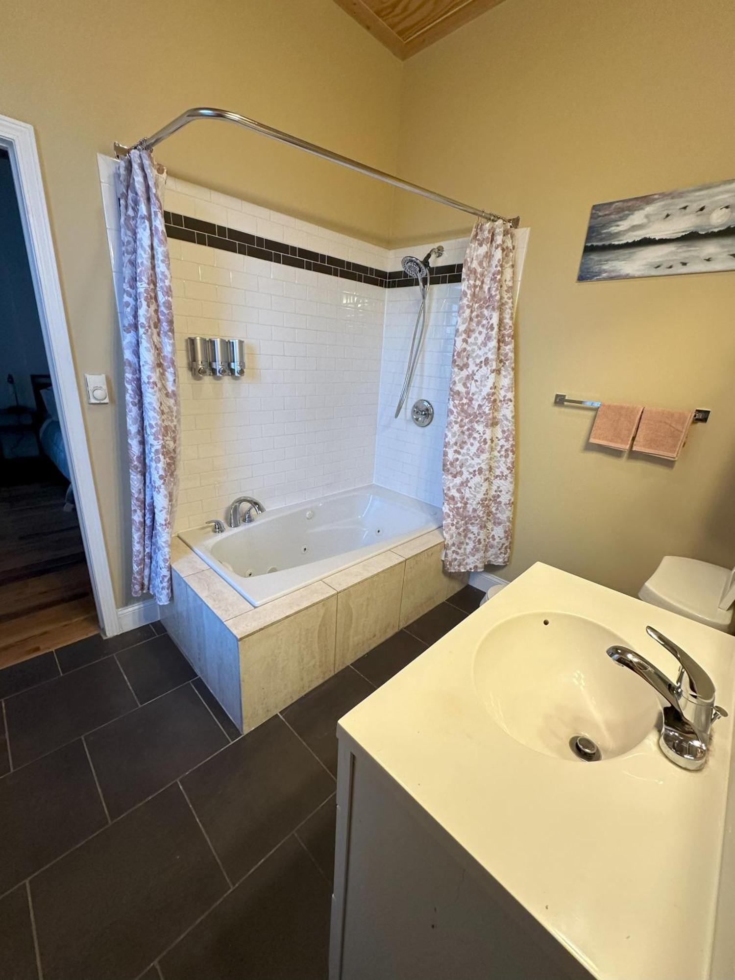 Ferienwohnung Quiet, Gated Oasis Near Downtown Lexington Exterior foto